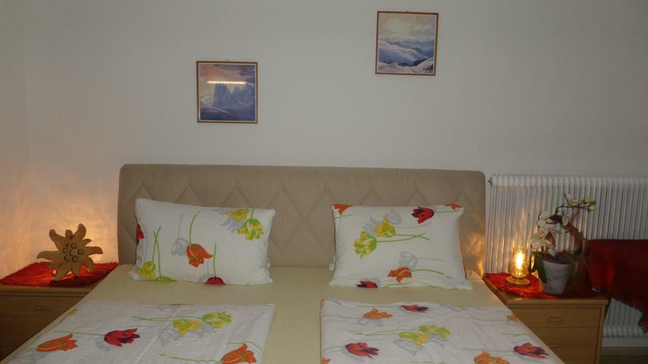 Appartements Pfausler Oetz Buitenkant foto